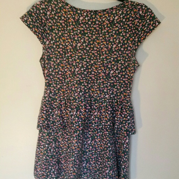 Beautiful Floral Top - Picture 3 of 5